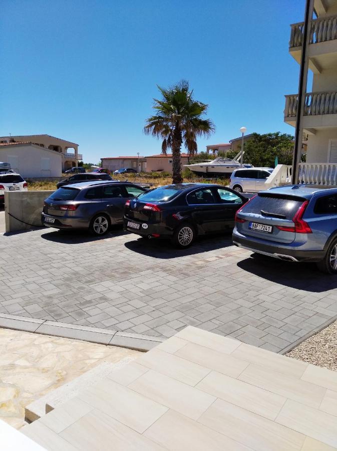 Apartmani Darija Vir Ngoại thất bức ảnh