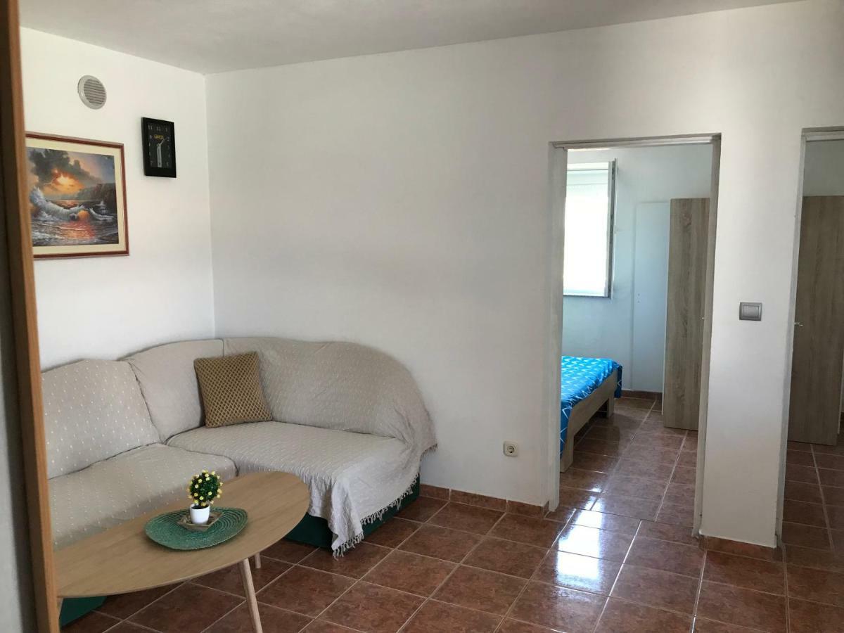 Apartmani Darija Vir Ngoại thất bức ảnh