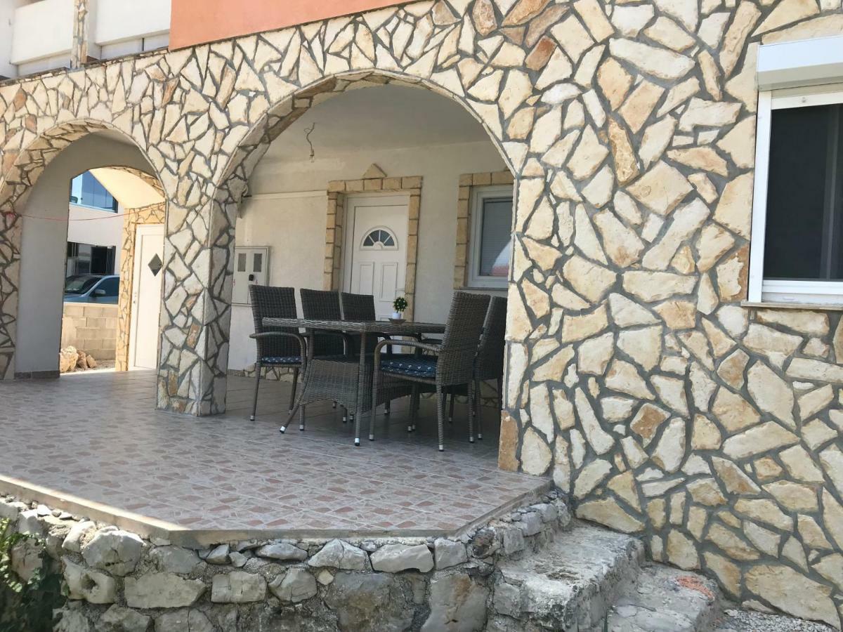 Apartmani Darija Vir Ngoại thất bức ảnh