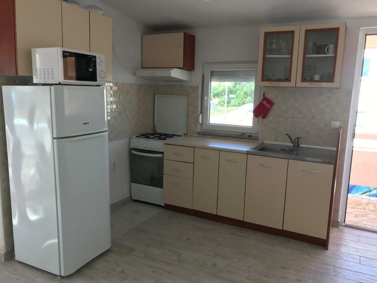 Apartmani Darija Vir Ngoại thất bức ảnh