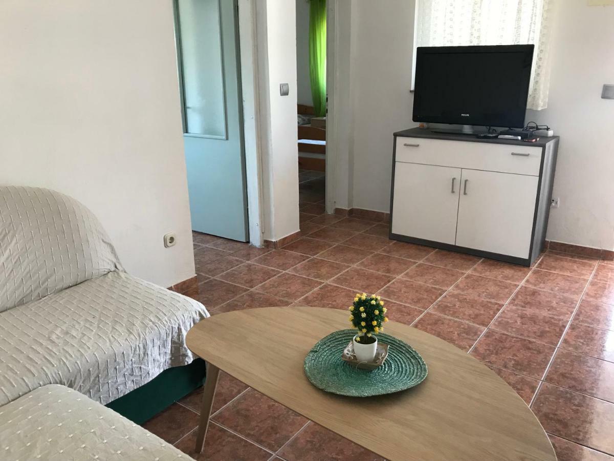 Apartmani Darija Vir Ngoại thất bức ảnh