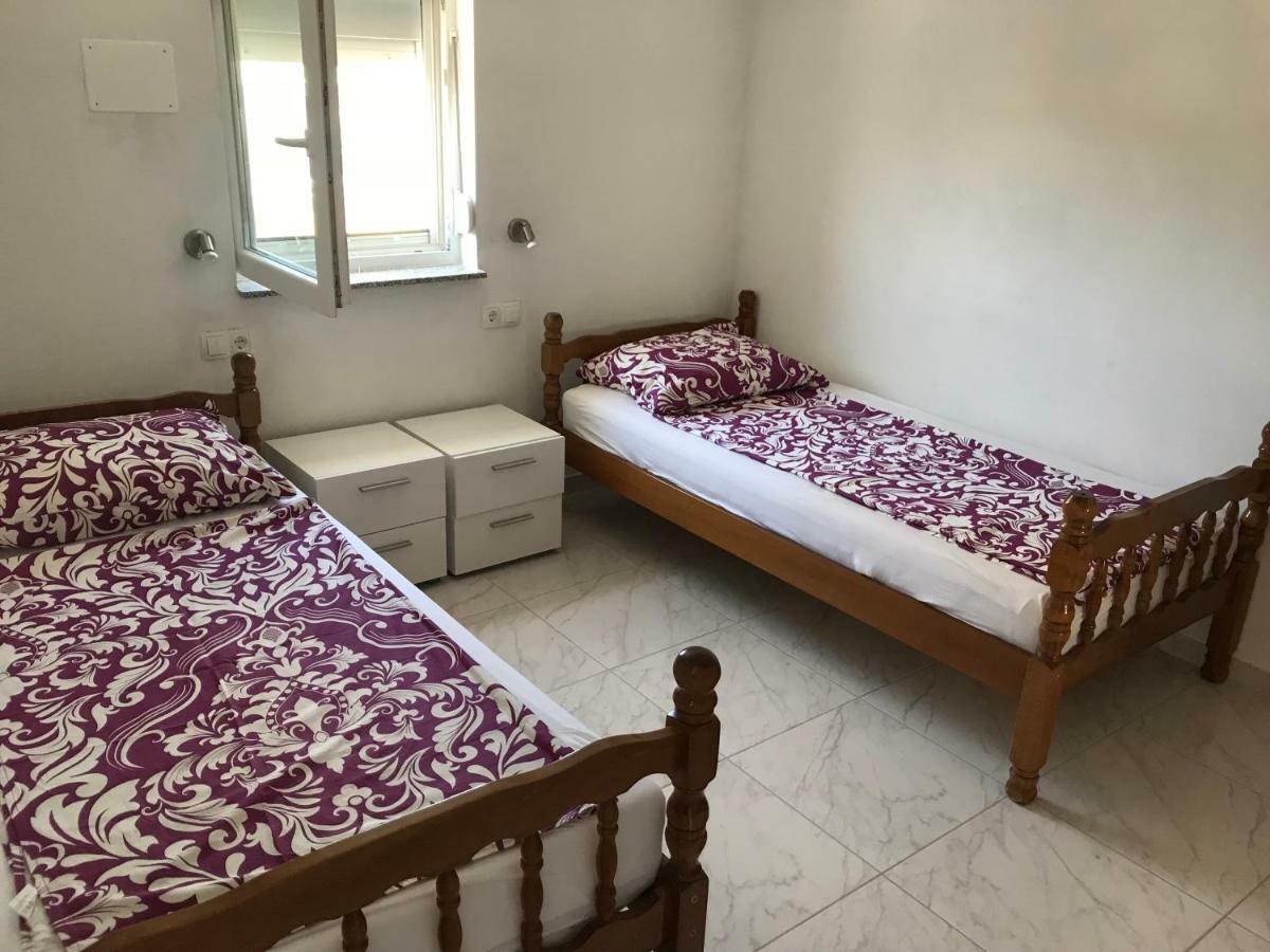 Apartmani Darija Vir Ngoại thất bức ảnh