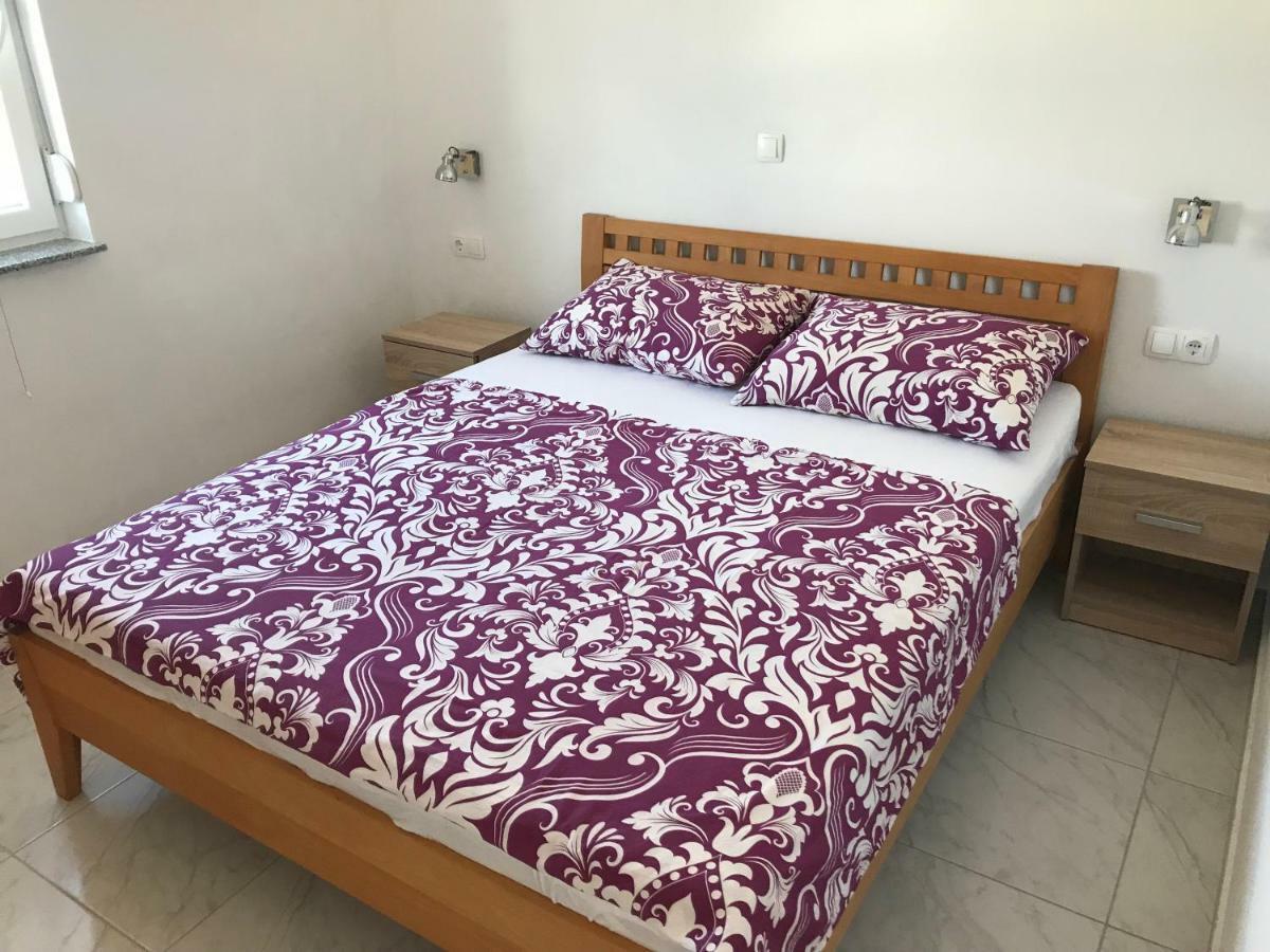 Apartmani Darija Vir Ngoại thất bức ảnh